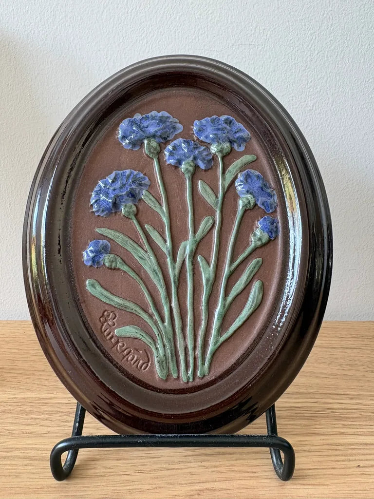 Gabriel keramieken wandtegel met blauwe korenbloemen, Östergötland, model A 233