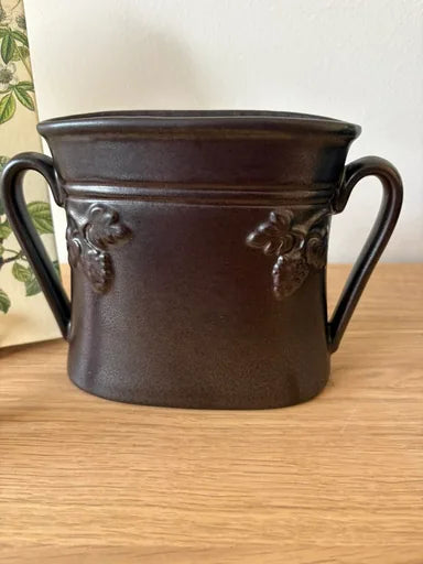 Höganäs Keramik vintage vaas met oren, donkerbruin steengoed, model 909/2