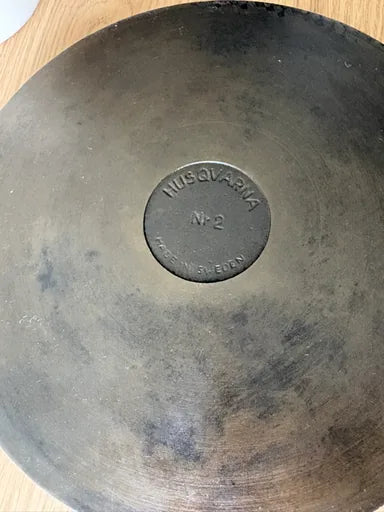 Husqvarna gietijzeren plettpan Nr 2, Zweeds vintage