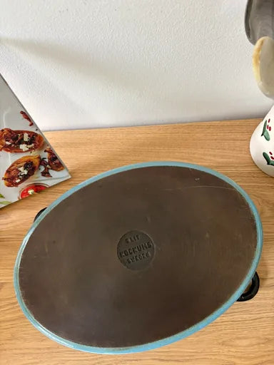 Kockums vintage ovale braadpan met deksel, lichtblauw email en gietijzer