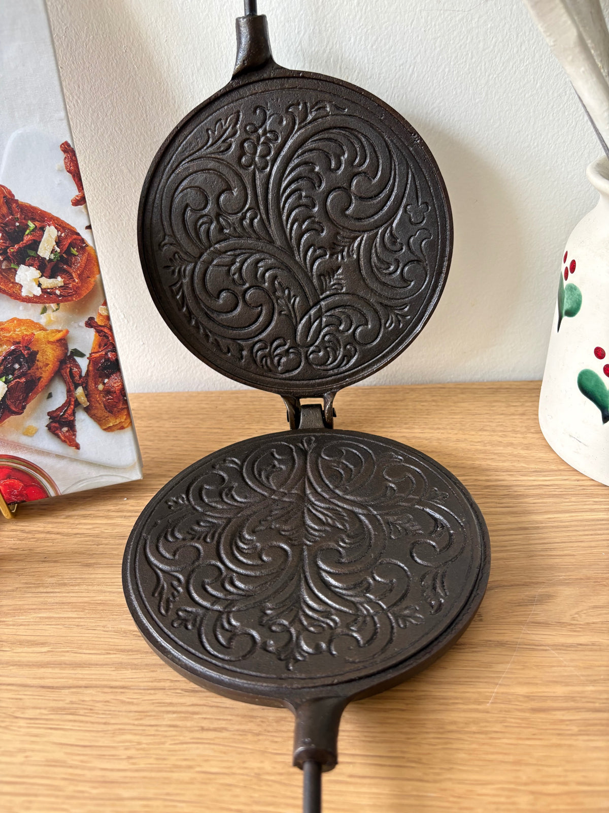 Skeppshult gietijzeren krumkake-wafelijzer 15 cm, Zweeds vintage