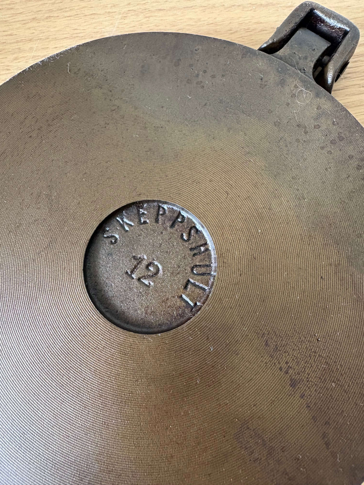 Skeppshult gietijzeren krumkake-wafelijzer 15 cm, Zweeds vintage